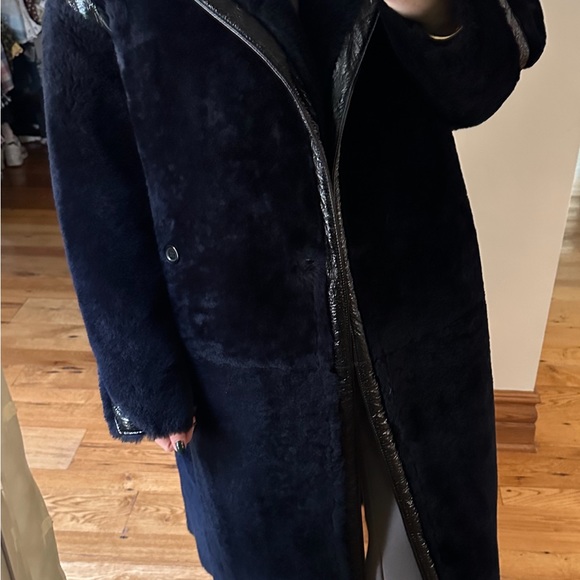 Max Mara Navy Teddy Prosit Coat, Limited Ed with Patent Leather Trim Size S (6) - Picture 5 of 5